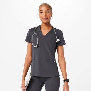 Figs Casma Three-Pocket Women's Scrub Top